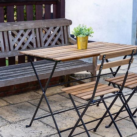 Homely And Stylish Apartment With A Garden In East Finchley Londyn Zewnętrze zdjęcie