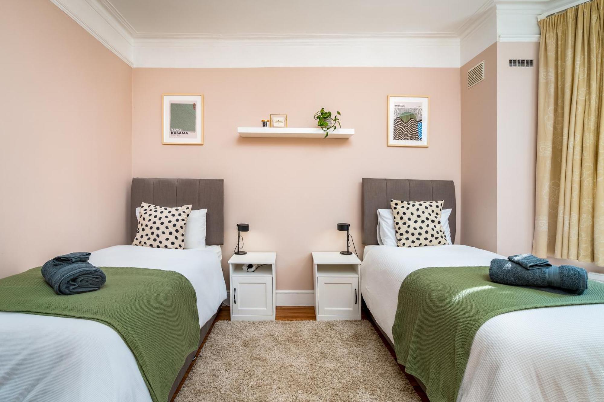 Homely And Stylish Apartment With A Garden In East Finchley Londyn Zewnętrze zdjęcie